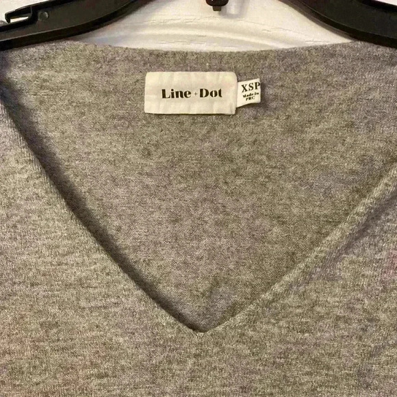 Line + Dot V-neck Sweater - Picture 3 of 5